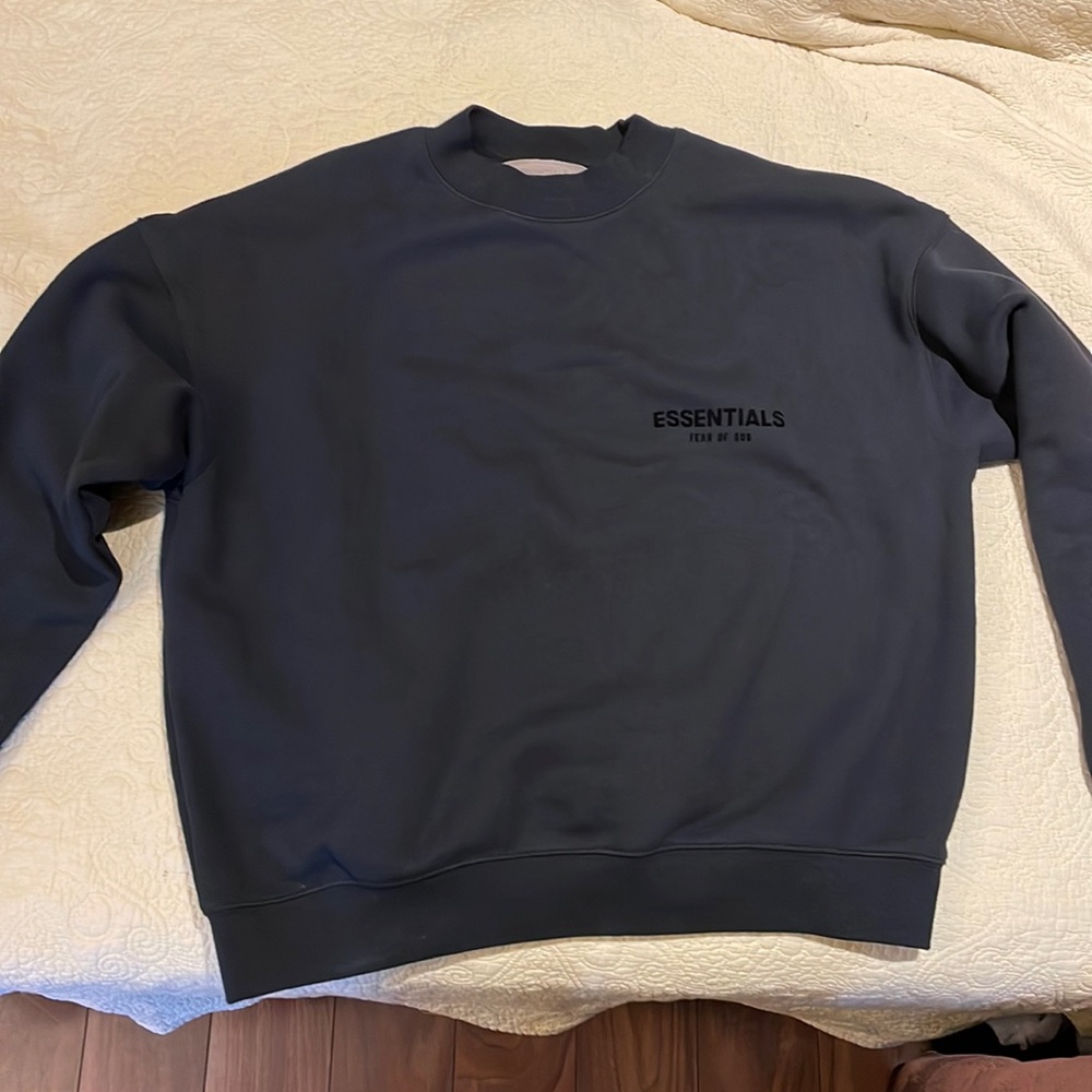 Essentials Men’s Crewneck
